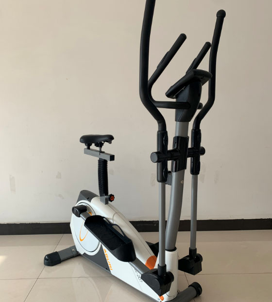 Real Pictures Of Elliptical Machine 8108 With Seat Models